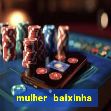 mulher baixinha transando com homens altos