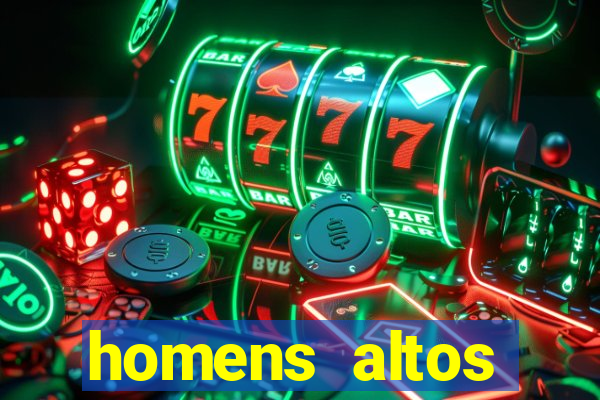 homens altos sarados pelados