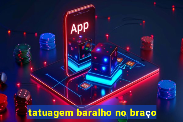 tatuagem baralho no braço